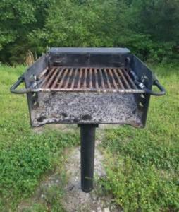Kemudahan BBQ tersedia untuk tetamu di apartmen