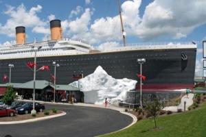 Gambar di galeri bagi The Cove 20-5 By SDC, Big Deck, Pool, Hot Tub, Lake View di Branson