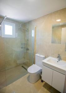 Ванная комната в Marisa Napa Suites Ayia Napa