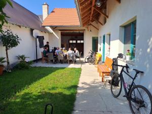 Jízda na kole v ubytování Mirabelka Rakvice nebo okolí