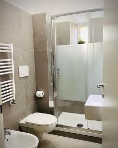 A bathroom at Tirelli Apartment Roma