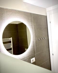 A bathroom at Tirelli Apartment Roma