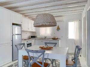 A kitchen or kitchenette at My Lovely Place Mykonos