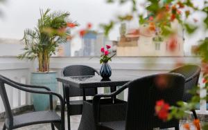 Balkón nebo terasa v ubytování Le Petit Prince Hotel & Rooftop Bar