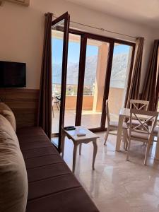 Μια τηλεόραση ή/και κέντρο ψυχαγωγίας στο Bocche di Cattaro Apartments