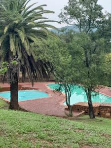 Bazén v ubytování African Bushveld 129A Bachelor Room nebo v jeho okolí