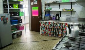 Kuchyň nebo kuchyňský kout v ubytování Casa Almarita - Hostal, Bar y Restaurante