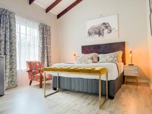 Amoris Guesthouse Randburg II - Darrenwood客房内的一张或多张床位