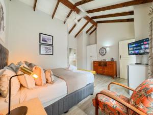 Amoris Guesthouse Randburg II - Darrenwood客房内的一张或多张床位