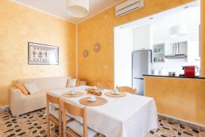 Kuchyň nebo kuchyňský kout v ubytování Casa Erika - Pula with garden, parking and wifi