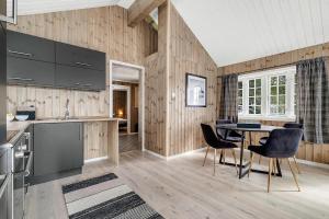 Kuchyň nebo kuchyňský kout v ubytování Modernized standalone cabin Sørreisa - Bardufoss