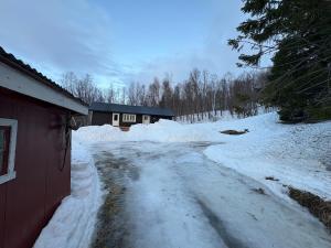 Modernized standalone cabin Sørreisa - Bardufoss v zimě