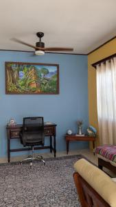 Ruang duduk di Casa Maruka