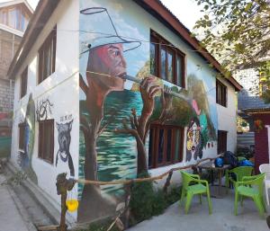 Το κτήριο όπου στεγάζεται  το δωμάτιο σε οικογενειακή κατοικία