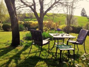 DaisendorfにあるLotte und Helmut Klannerの庭三脚 +2枚の写真