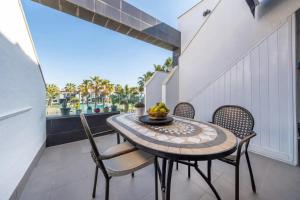 Fotografie z fotogalerie ubytování Elegant apartment in Orihuela, 135 m², pool & sea view v destinaci Playa Flamenca