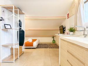 Kuchyň nebo kuchyňský kout v ubytování Moona Hostal Altea