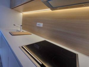 Kuchyňa alebo kuchynka v ubytovaní Apartment in Milcetici - Insel Krk 43321 + 16 fotografií