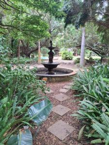 Taman di luar Timeless at Rusticana