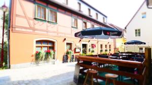 Restaurace v ubytování Gasthaus& Pension Zum Roten Haus