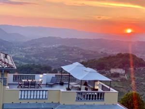 Nespecifikovaný výhled na hory nebo výhled na hory při pohledu z bed and breakfast