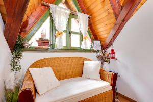 Posezení v ubytování Kuća za odmor uz rijeku Slapnica, u Parku prirode Žumberak, finska sauna i jacuzzi