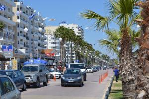 Foto dalla galleria di Sunorama Beach Garden 302 a Larnaka