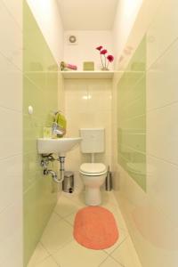 Kúpeľňa v ubytovaní Cozy beach apartment Split + 25 fotografií