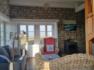 Χώρος καθιστικού στο Refuge Kreiz An Avel - Plage de Pors Carn - Pointe de la Torche - Vue mer - Sea View - Meerblick - 4 Pers