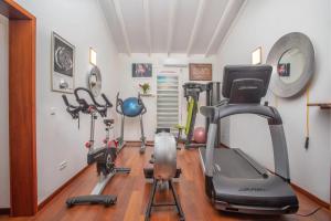 Γυμναστήριο ή/και όργανα γυμναστικής στο Villa charmante à Le Lamentin avec piscine