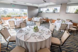 Uma área de estar em Sonesta Hotel El Olivar