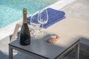 Minuman di Crabstone Brand New Complex with Pool