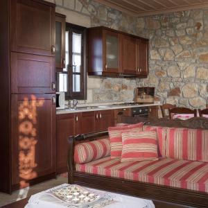 A kitchen or kitchenette at Klymeni Traditional Homes