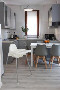 Η κουζίνα ή μικρή κουζίνα στο Manipura Home