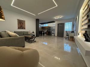 Χώρος καθιστικού στο Hermes Apartment - Athens Int Airport