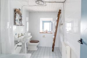 Koupelna v ubytování Alojamientos Casa Luisa