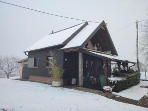Το Holiday Home Dubravka τον χειμώνα