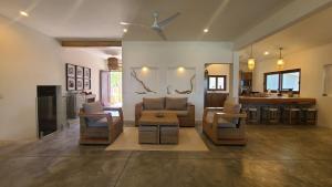 Χώρος καθιστικού στο Casa Ohana +18 φωτογραφίες