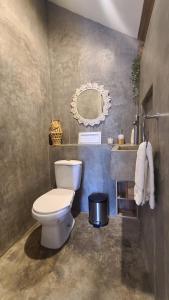 Ένα μπάνιο στο Casa Ohana