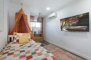 Voodi või voodid majutusasutuse 9BR 6BA Amenity Filled with Pool, Sauna, Ping Pong, Game Room and More toas