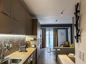 Gallery image of Comfort Luxury Studio in Yerakiní