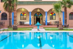 Bazén v ubytování Qodwa Palace Riad & SPA nebo v jeho okolí