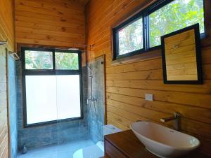 Koupelna v ubytování Thoas Lodge