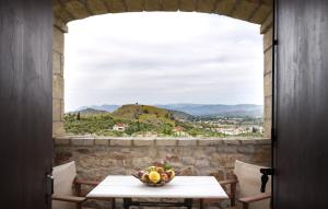 A general mountain view or a mountain view taken from Az apartmant