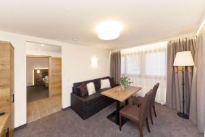 Area tempat duduk di Waldpark Hotel Garni