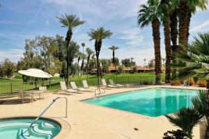 Piscina de la sau aproape de The Palmer Monterey Country Club Hole 6 Resort Amenities