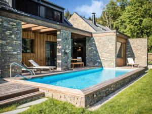 Fotografie z fotogalerie ubytování 6-bedroom villa in Moravia ve Velkých Karlovicích