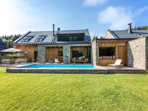 Fotografie z fotogalerie ubytování 6-bedroom villa in Moravia ve Velkých Karlovicích