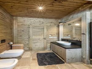 Fotografie z fotogalerie ubytování 6-bedroom villa in Moravia ve Velkých Karlovicích