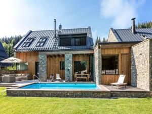 Fotografie z fotogalerie ubytování 6-bedroom villa in Moravia ve Velkých Karlovicích